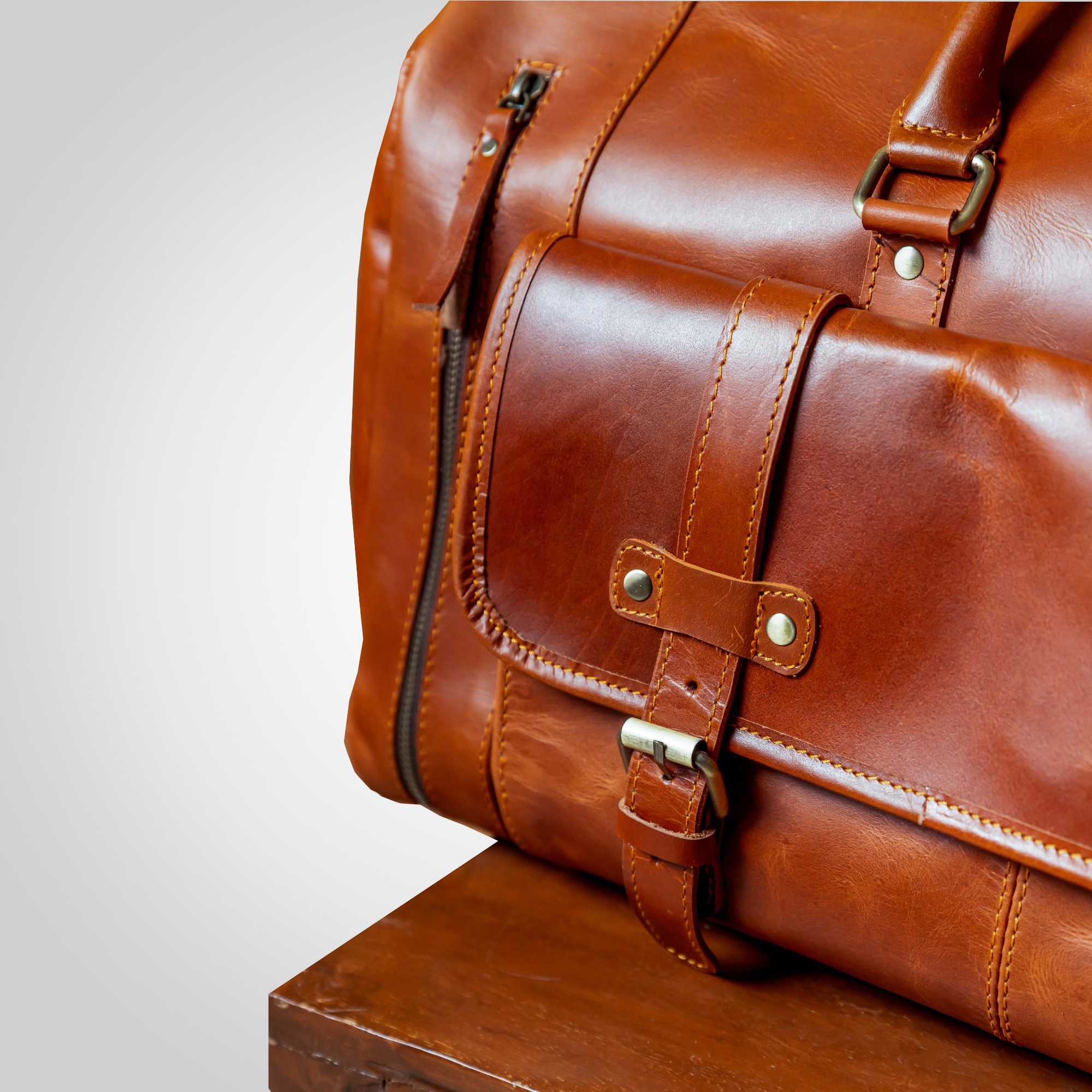 The Escape – Leather Duffle Bag with Shoe Compartment - Dellamano