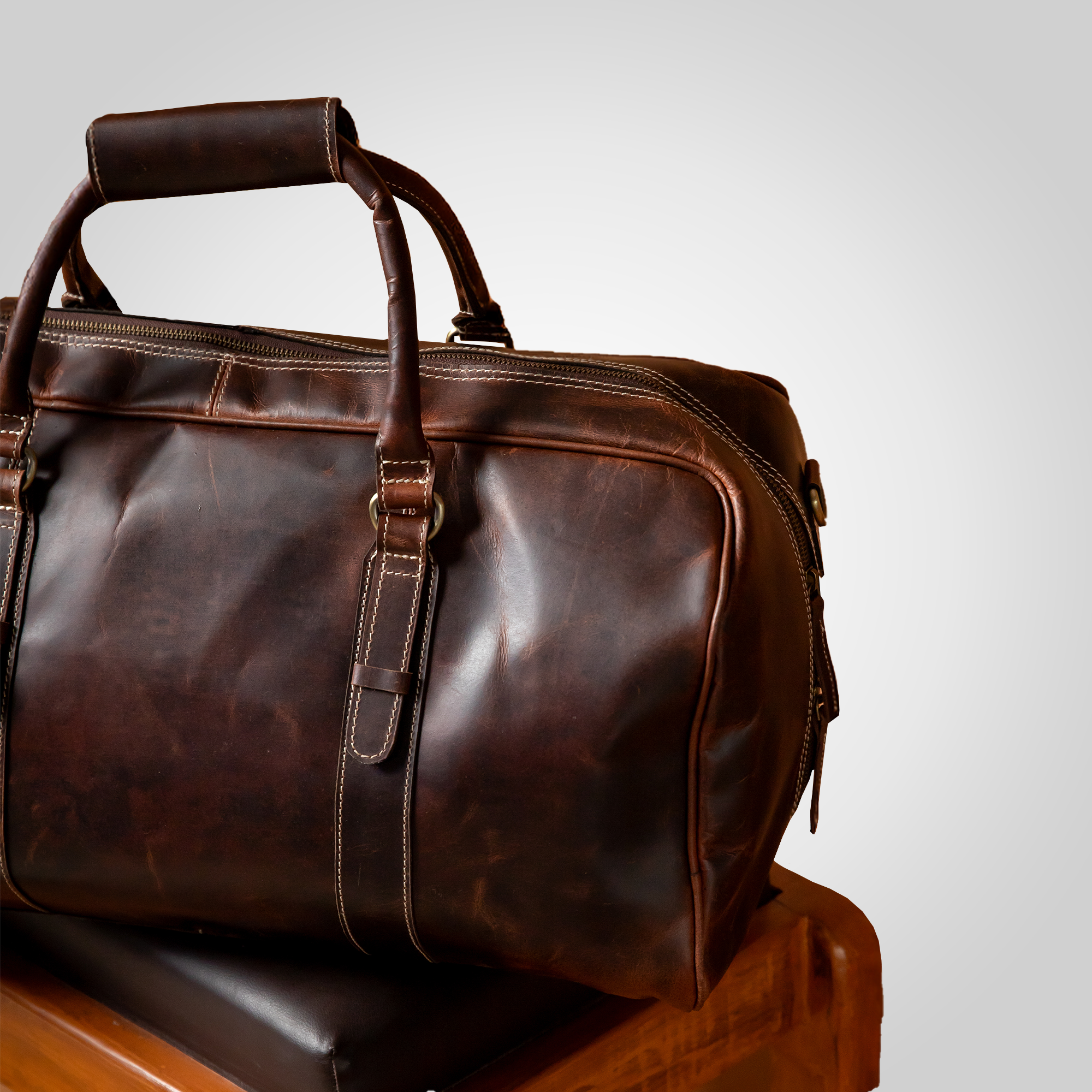 The Weekender – Leather Duffle Bag - Dellamano
