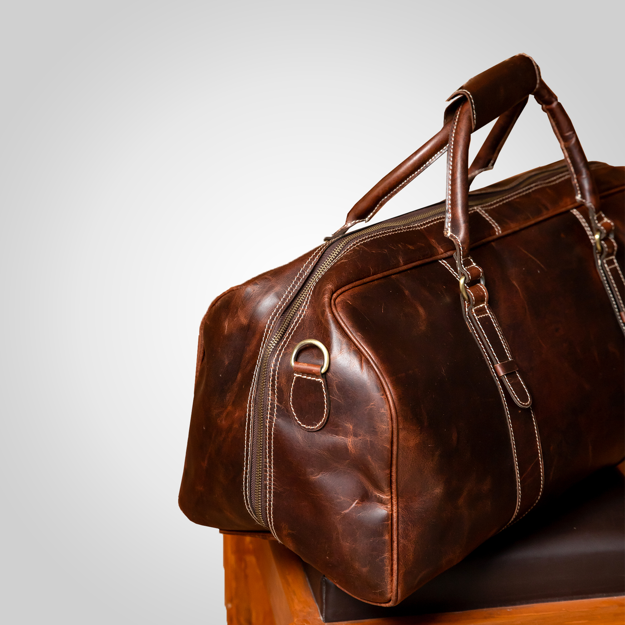 The Weekender – Leather Duffle Bag - Dellamano