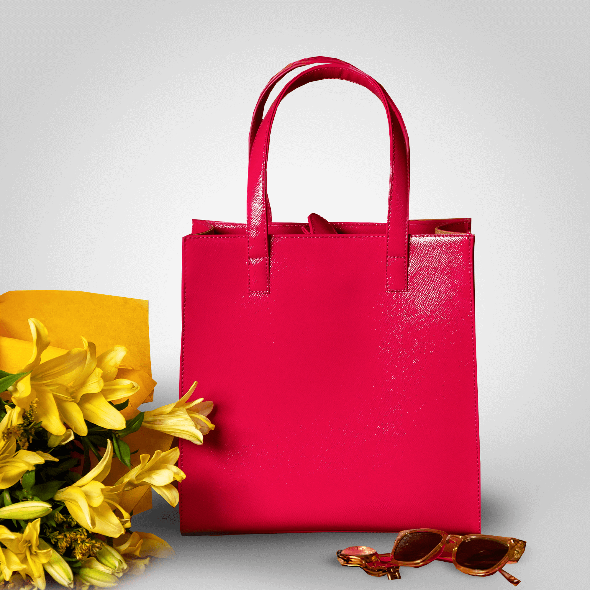 Leather Tote Bag – The Everyday Tote in Italian Saffiano – Dellamano
